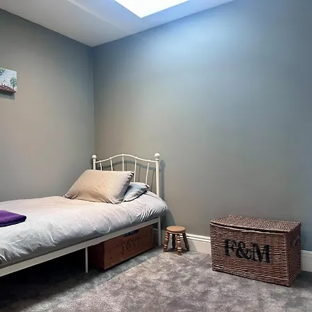 The White House Kelfield Nyaraló Cawood