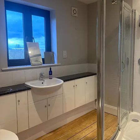 The White House Kelfield Nyaraló