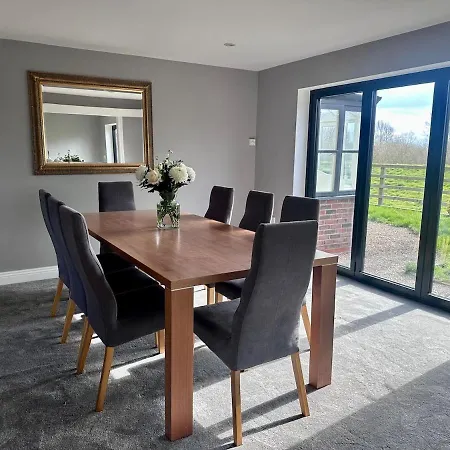 Holiday home The White House Kelfield